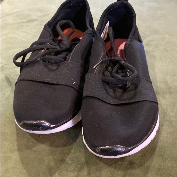 U.S. Polo Assn. Black and White Sneakers‎ with Chunky Sole - Picture 2 of 7